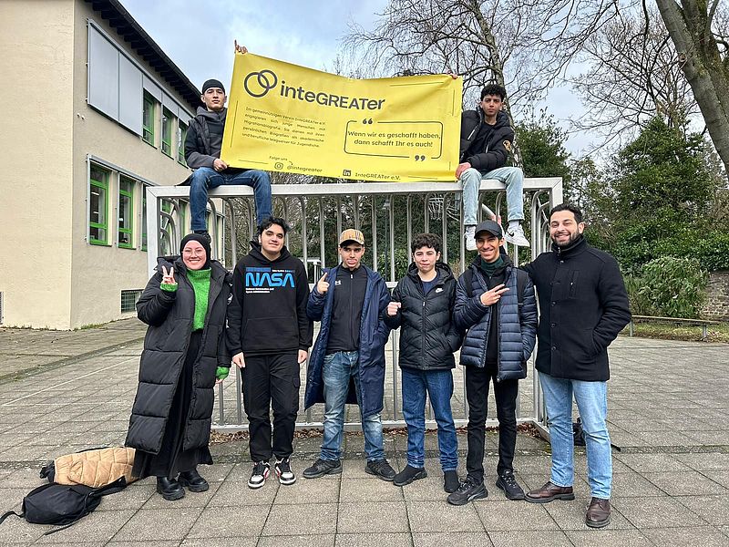 zwei Ehrenamtliche leiten einen Empowerment Workshop