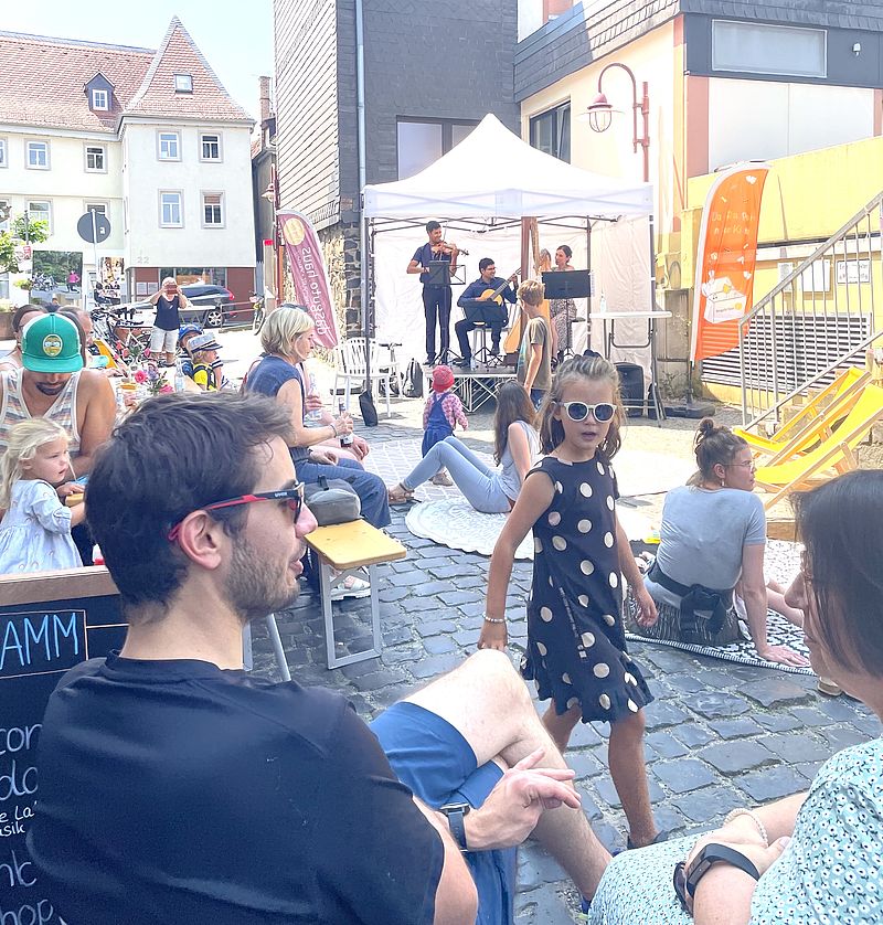 alle Generationen begegnen sich